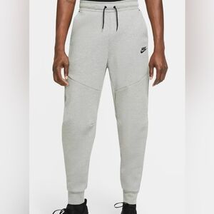 Nike Tech Fleece Joggers Size Medium In Gray Heather